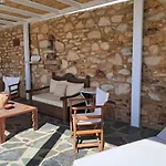 Semesterbostad Paros Traditional Windmill In Lefkes *