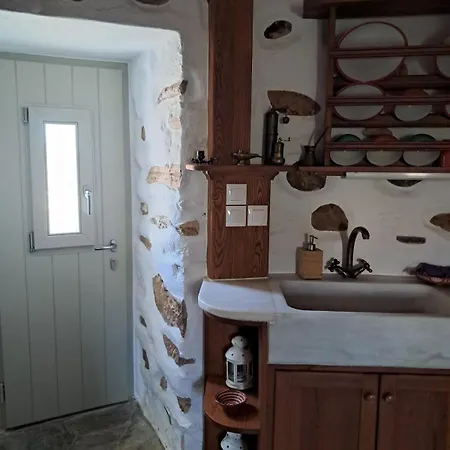 Tatil Evi Paros Traditional Windmill In Lefkes