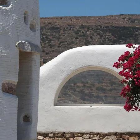 Paros Traditional Windmill In Lefkes Tatil Evi *