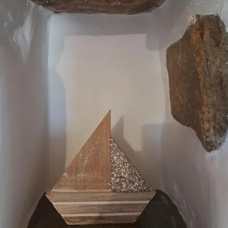 Tatil Evi Paros Traditional Windmill In Lefkes *