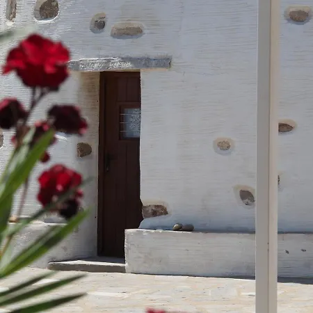 Semesterbostad Paros Traditional Windmill In Lefkes