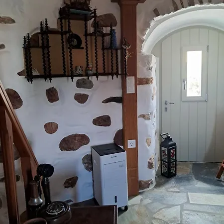 Paros Traditional Windmill In Lefkes Tatil Evi