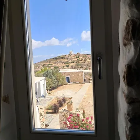 Tatil Evi Paros Traditional Windmill In Lefkes *
