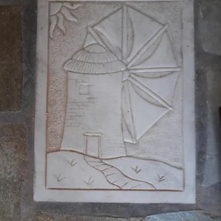 Paros Traditional Windmill In Lefkes Tatil Evi *
