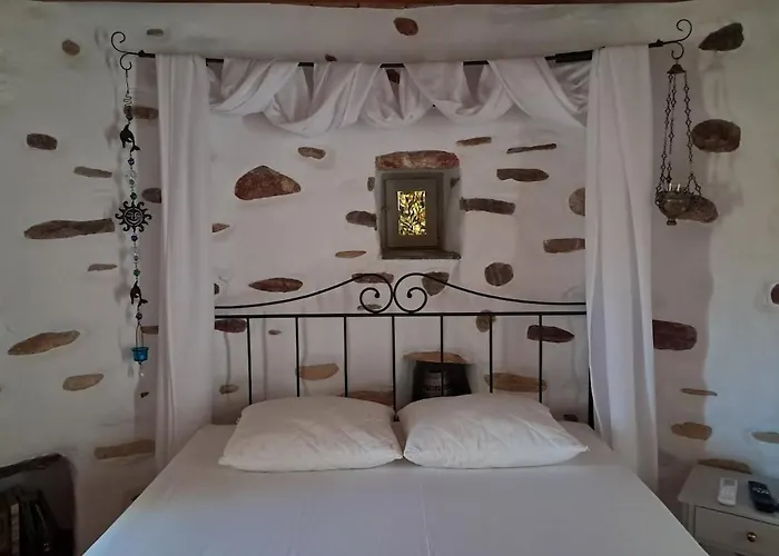 Paros Traditional Windmill In Lefkes Vakantiehuis Lefkes (Paros)