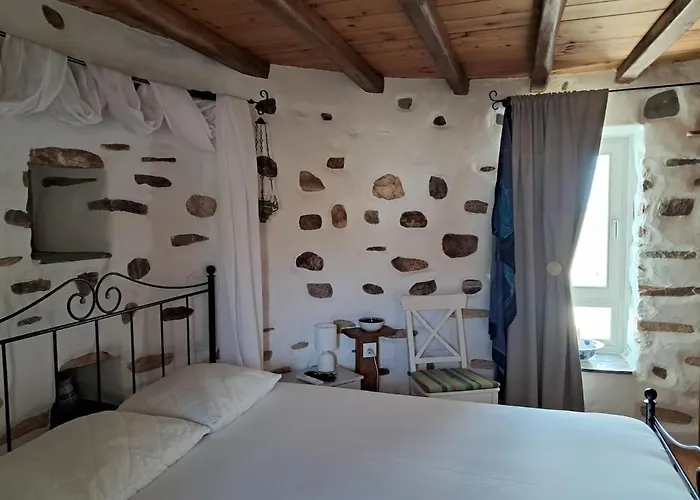 Paros Traditional Windmill In Lefkes Vakantiehuis